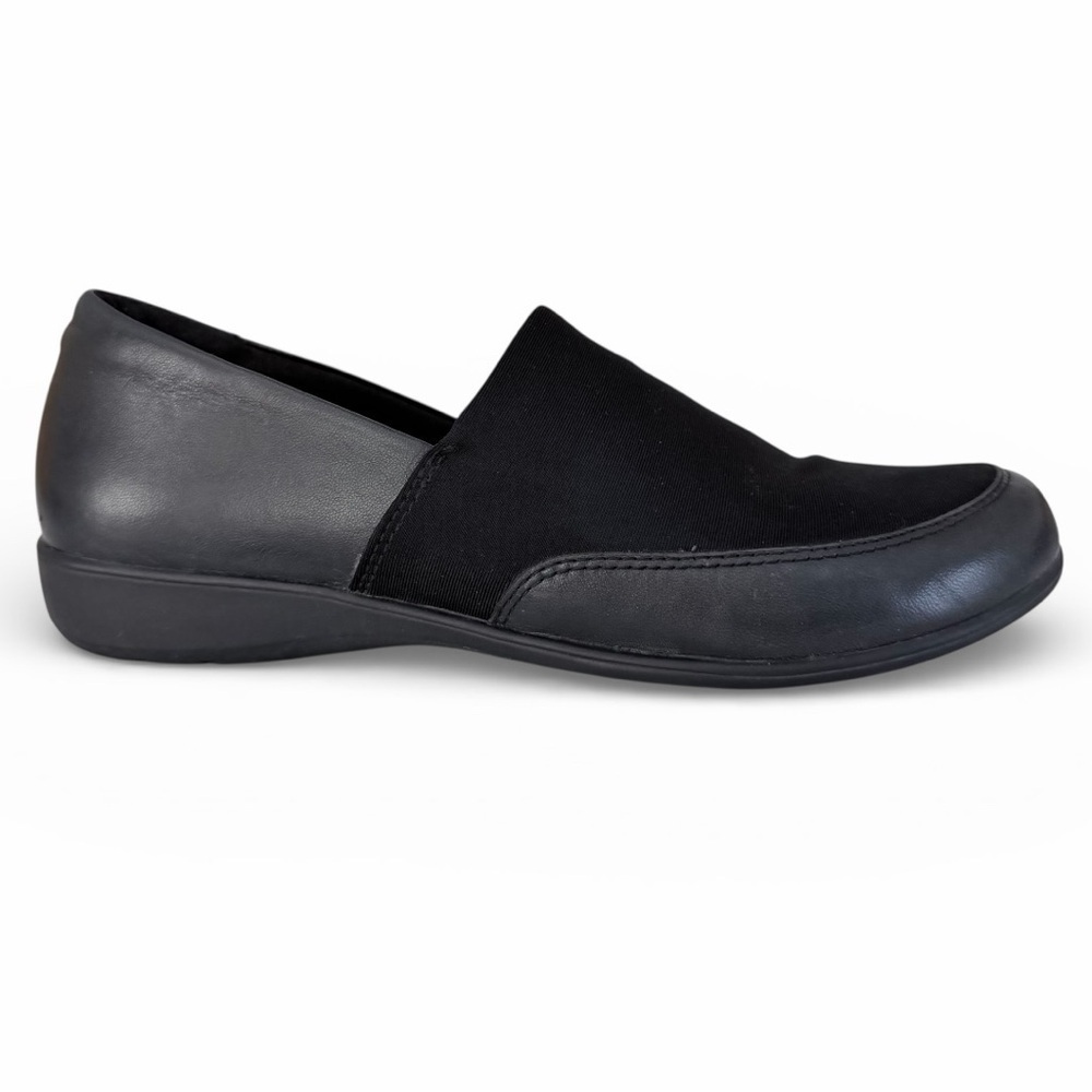 ARAVON black leather comfort slip-on shoes size 7